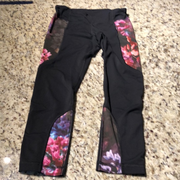 Lululemon cropped tights - Picture 1 of 4